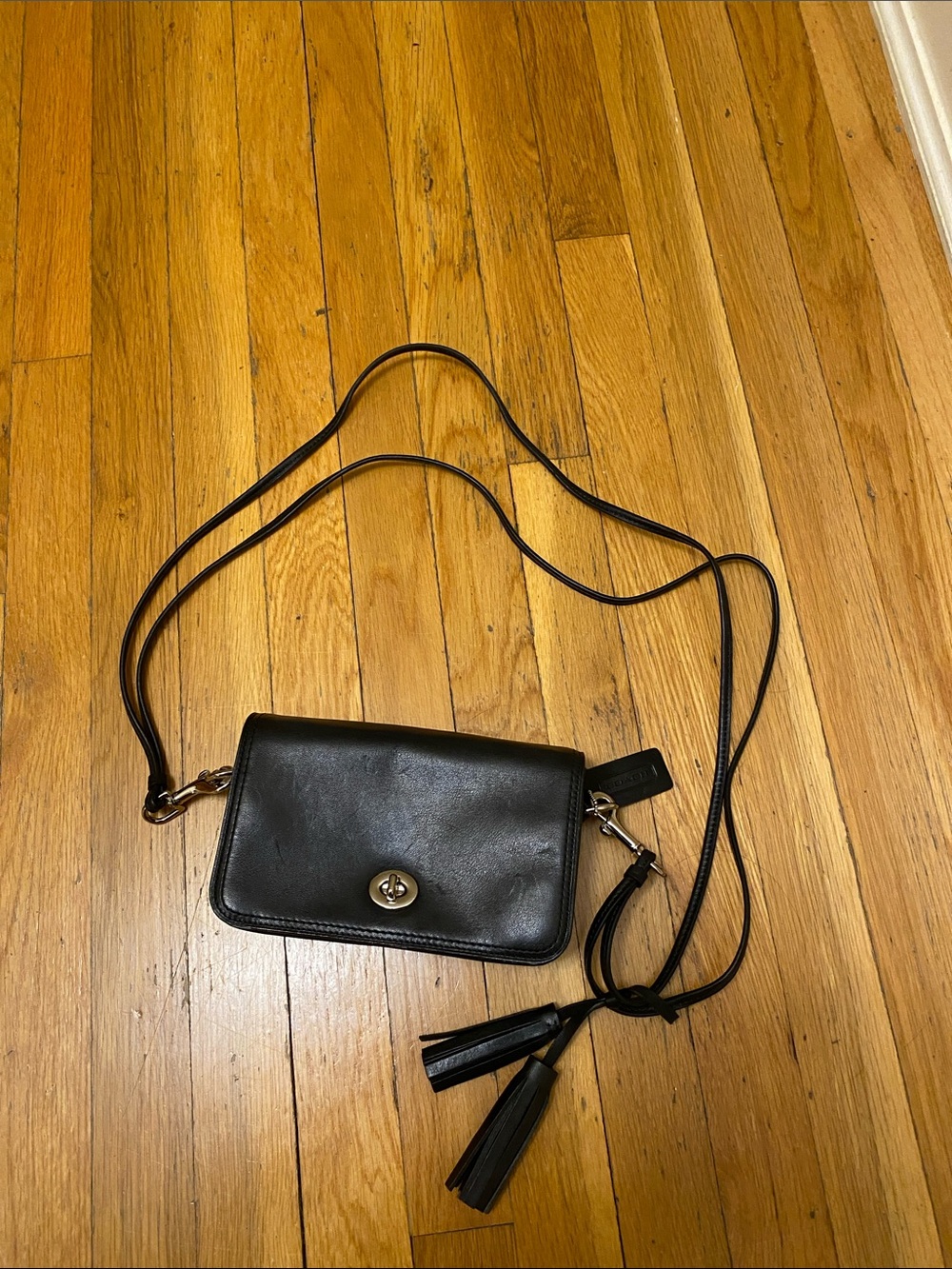 Vintage Coach Penny Pocket Turnlock Crossbody Bag Black